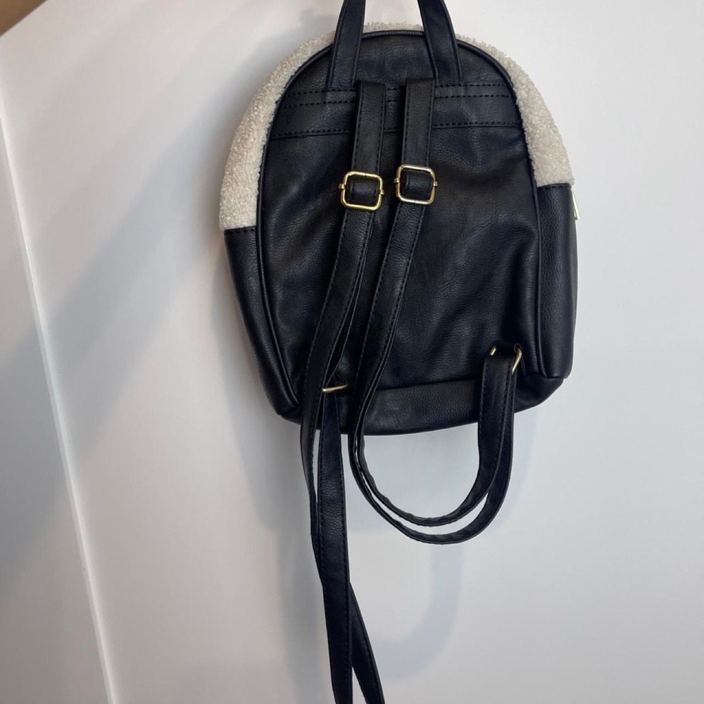 Cream Sherpa Mini Backpack 🖤 - Picture 4 of 7